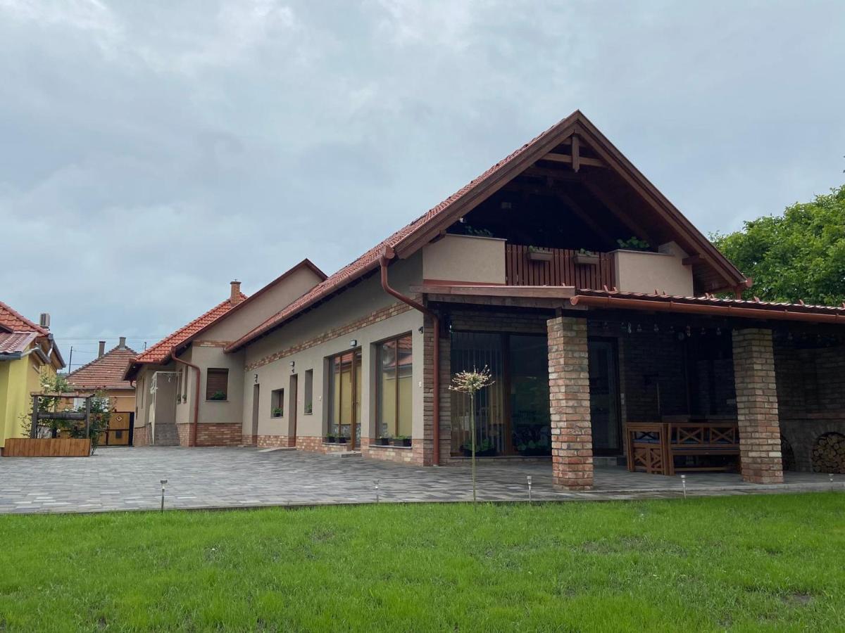 Benige Vendeghaz Hotel Demjén Exterior photo