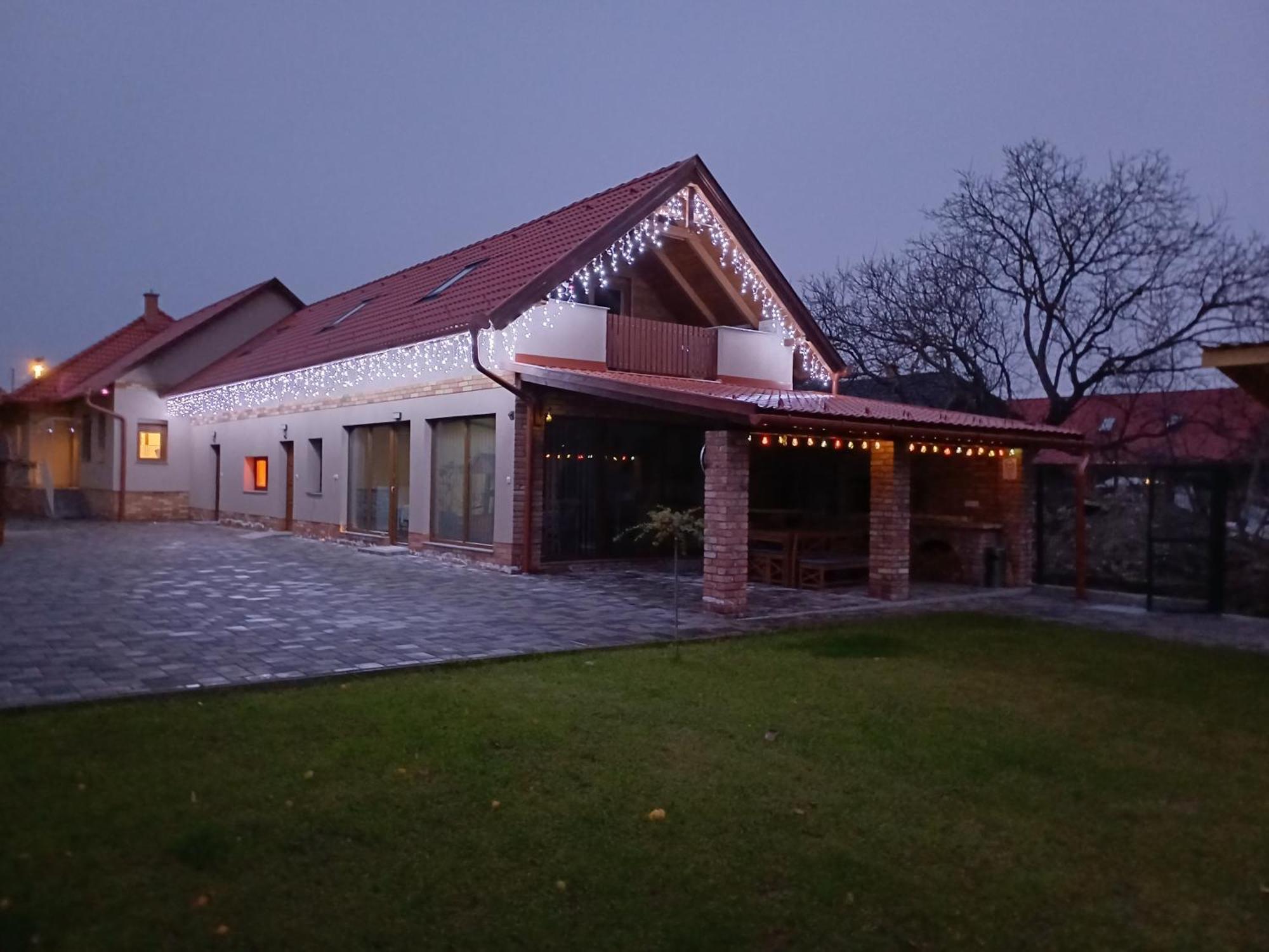 Benige Vendeghaz Hotel Demjén Exterior photo